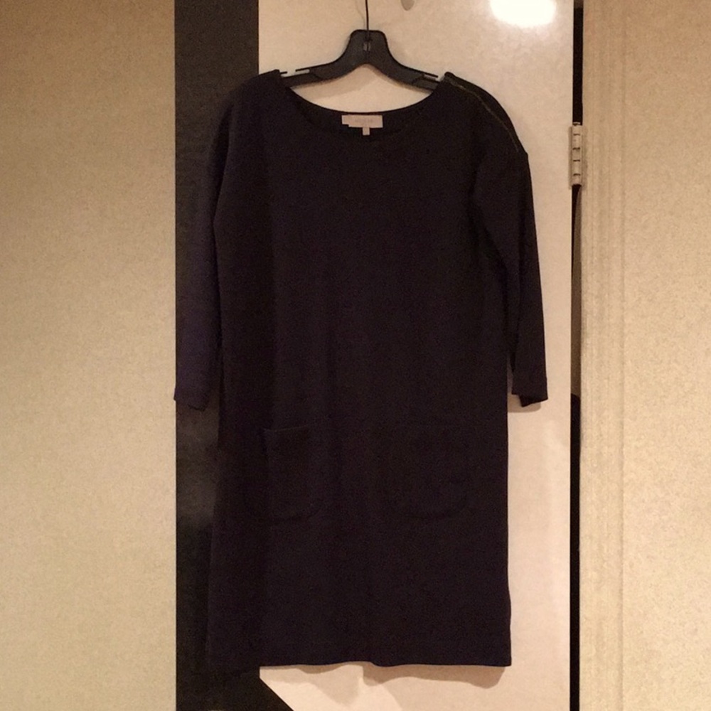 Women dress. Hobbs . London. Dark navy blue. 6/8 sleeves.